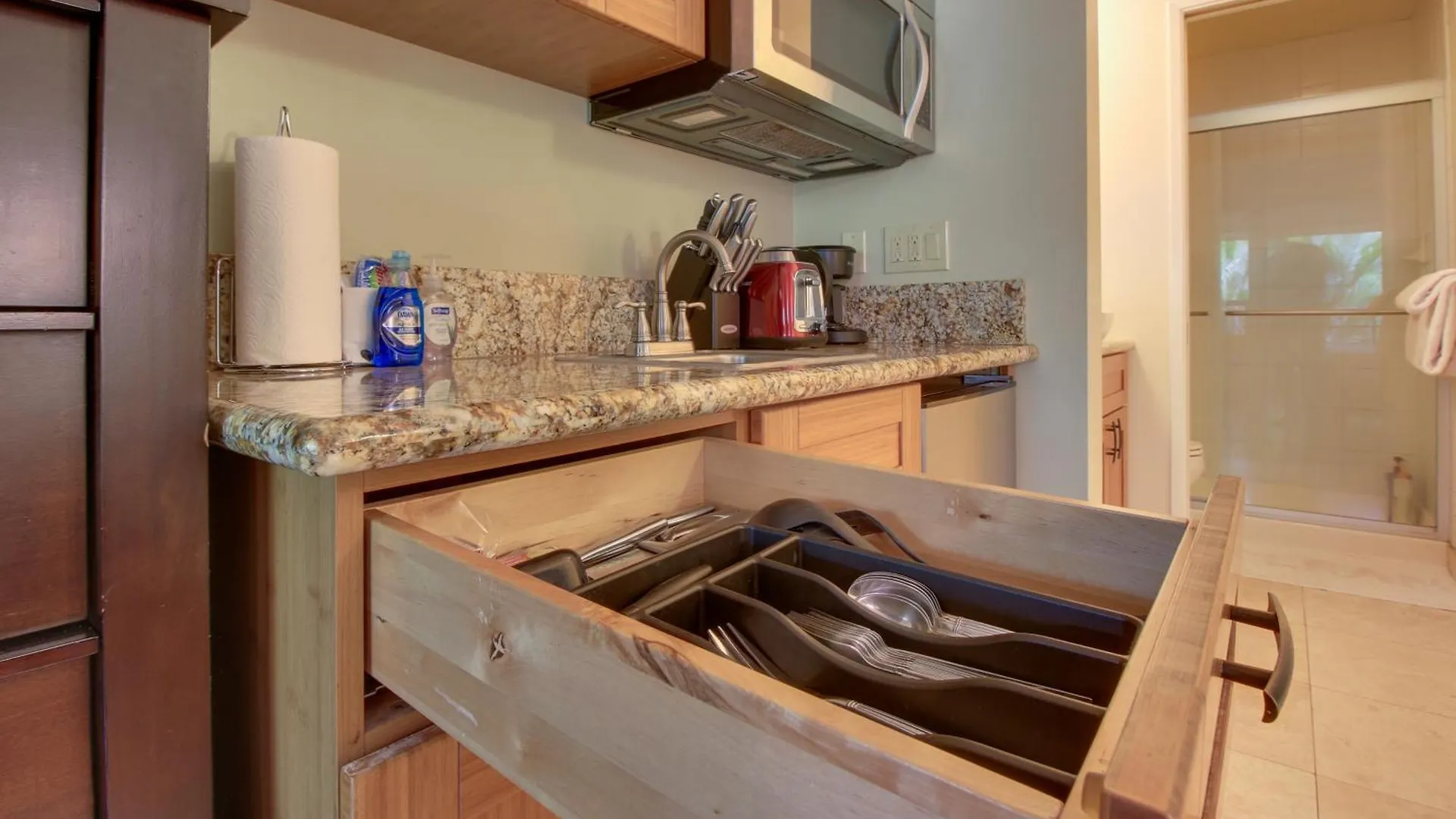 Kihei Beach Retreat With Pool Access, Walk To Shore! Wailea  United States